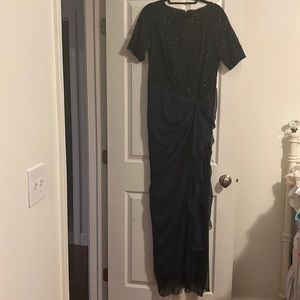 Tadashi Shoji Gown Size 14
